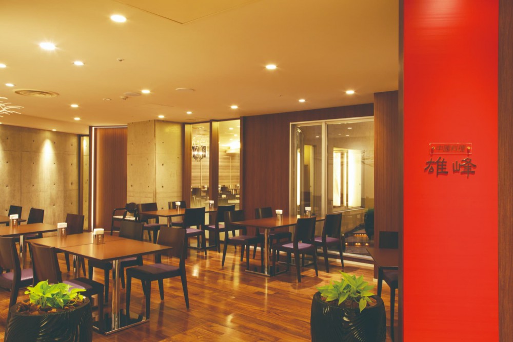 写真：雄峰店内